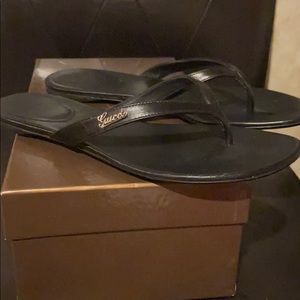 Black Gucci flipflop Flats